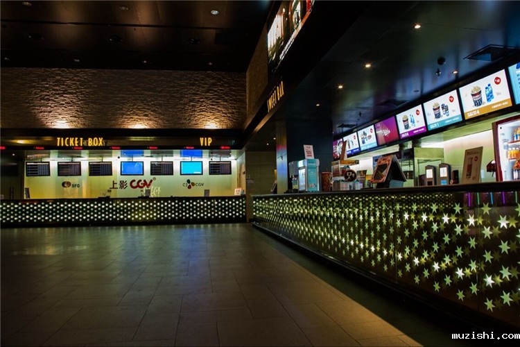 【最新案例】演绎完美相遇！华体汇体育官网入口高清液晶广告机亮相连锁影院！