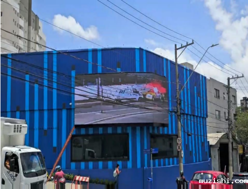 户外防水铁箱体P4全彩LED显示屏用于巴西的城市街道